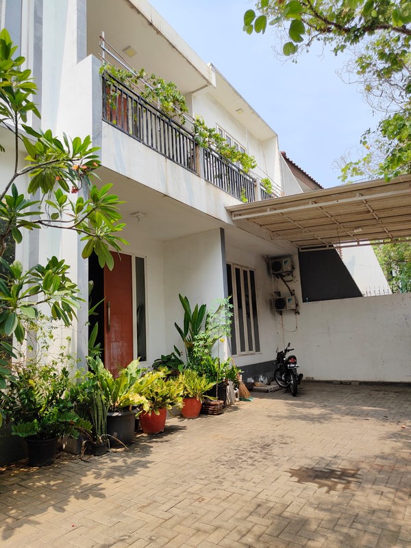 Dijual Rumah dan tempat usaha di Grogol 