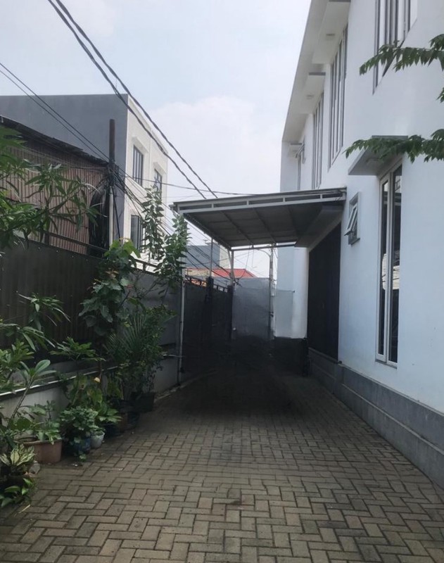Dijual Rumah dan tempat usaha di Grogol 