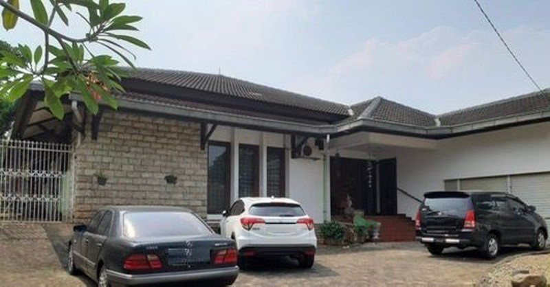 Rumah halaman luas, bebas banjir, lokasi strategis di Bintaro- Jaksel