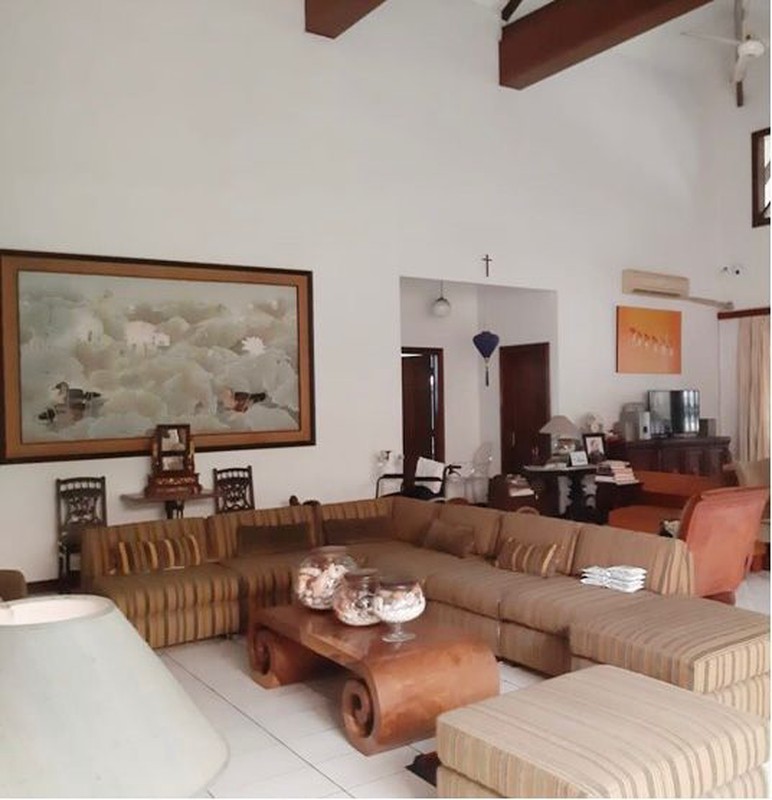 Rumah halaman luas, bebas banjir, lokasi strategis di Bintaro- Jaksel