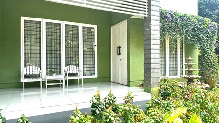 Rumah Hook Luas & Airy di Emerald Bintaro - Nyaman untuk Keluarga Besar, Siap Huni dan Asri