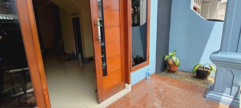 Rumah Strategis dengan Akses 3 mobil di daerah Tebet, Jakarta Selatan