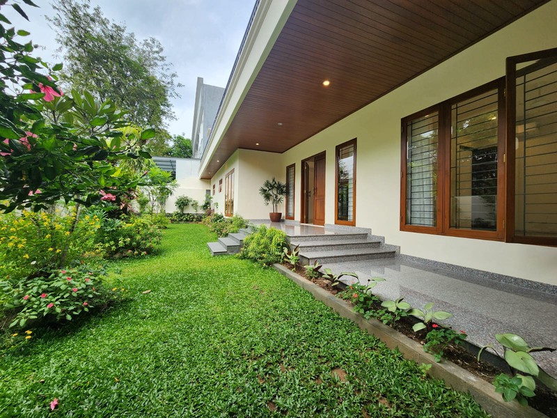 Dijual Rumah Exclusive Luxury Residence di Lebak Bulus