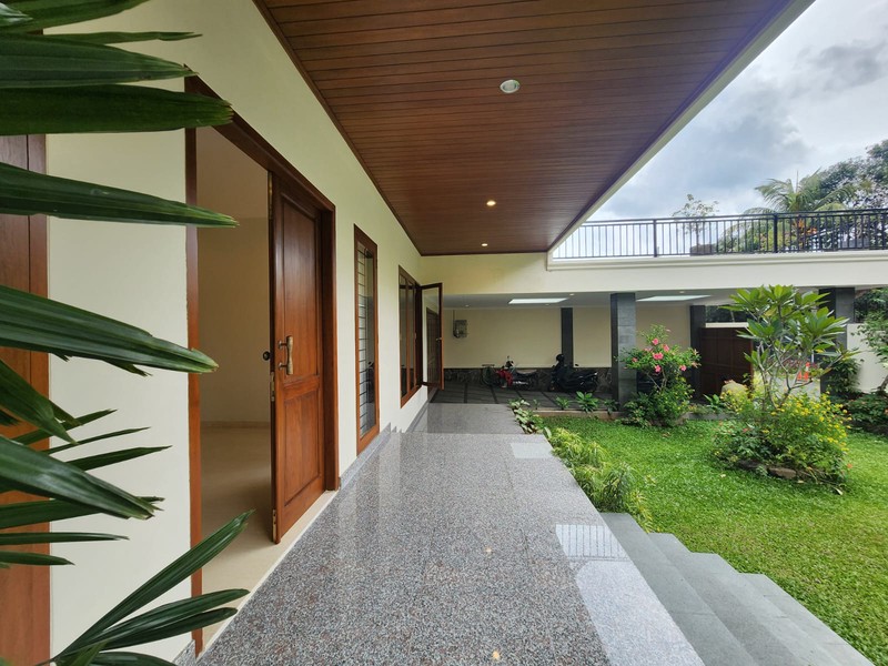 Dijual Rumah Exclusive Luxury Residence di Lebak Bulus