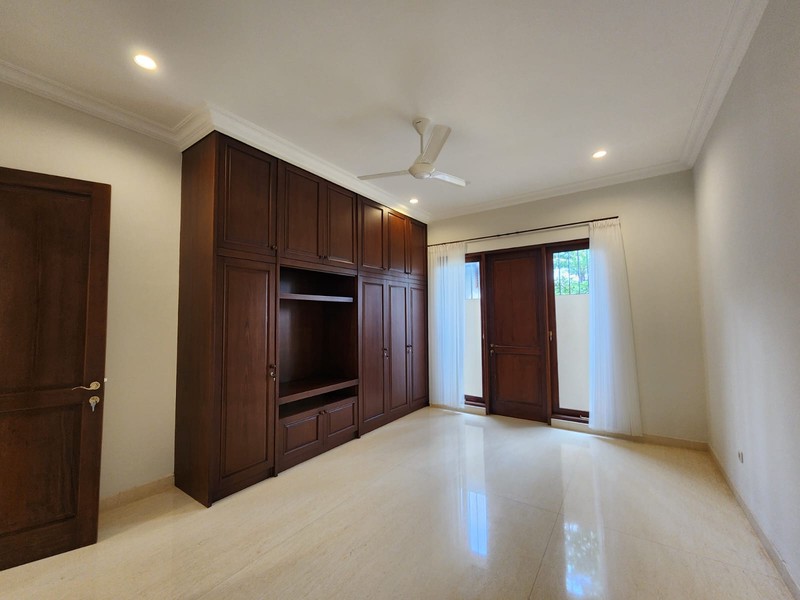 Dijual Rumah Exclusive Luxury Residence di Lebak Bulus