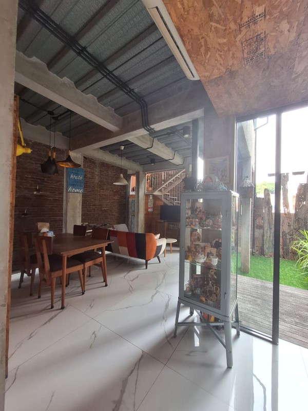 Rumah Modern di Veteran Jakarta Selatan 2,5 Lantai | SHM | Sentuhan Industrial Estetik