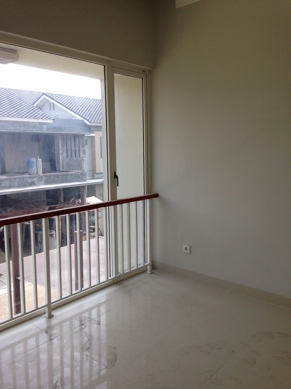 Rumah Bagus Siap Huni dan Asri di Kebayoran Village, Bintaro Jaya Sektor 7 