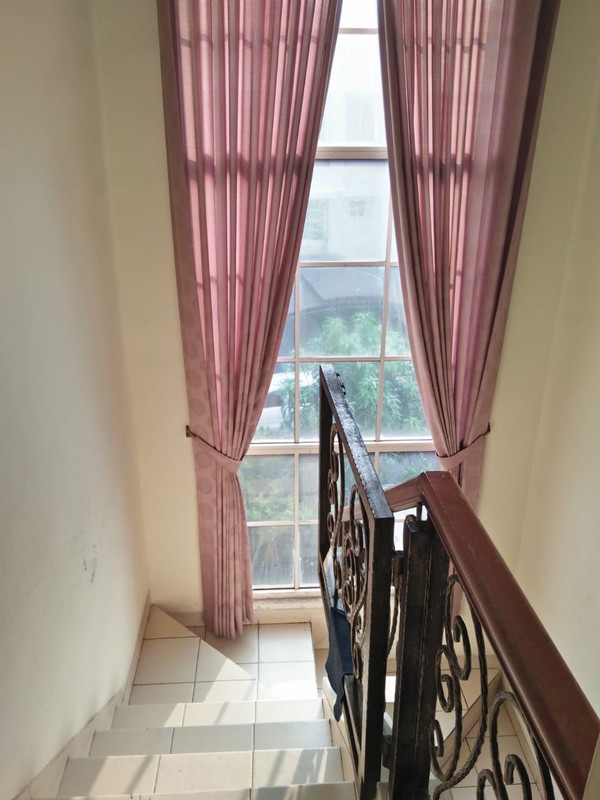 Rumah Gading Grande, Dekat Pegangsaan Dua, Hadap Timur Luas 210/180m2