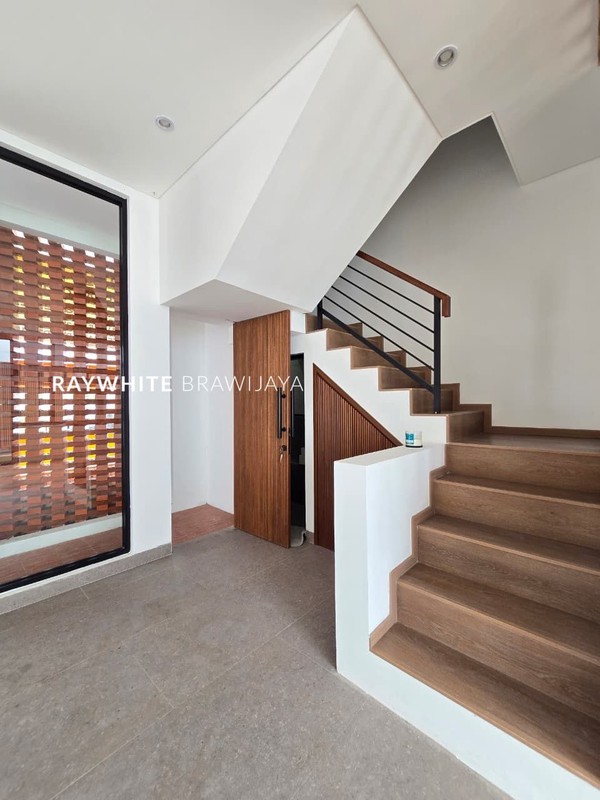 Brand New House Modern Minimalis Area Jagakarsa 