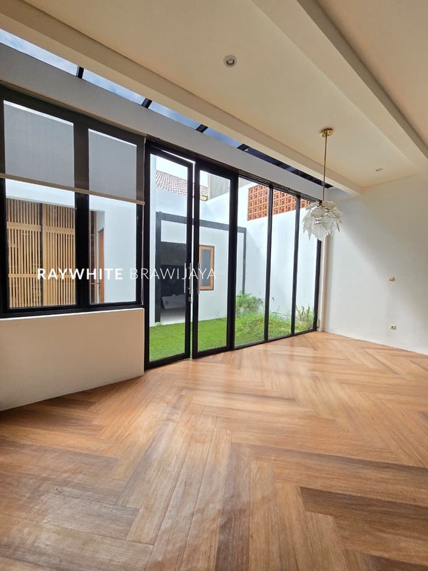 Brand New House Modern Minimalis Area Jagakarsa 