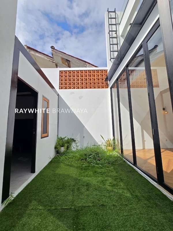 Brand New House Modern Minimalis Area Jagakarsa 