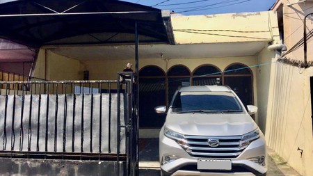 Rumah Akses Jalan Utama 2 mobil di Utan Kayu Jakarta Timur