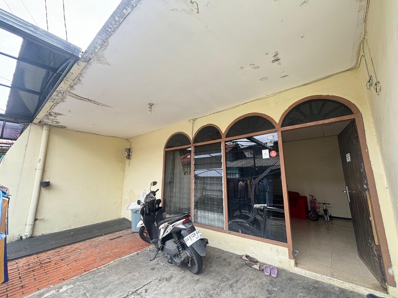 Rumah Akses Jalan Utama 2 mobil di Utan Kayu Jakarta Timur