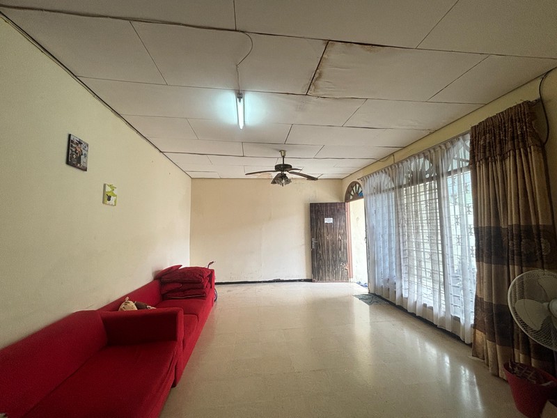 Rumah Akses Jalan Utama 2 mobil di Utan Kayu Jakarta Timur