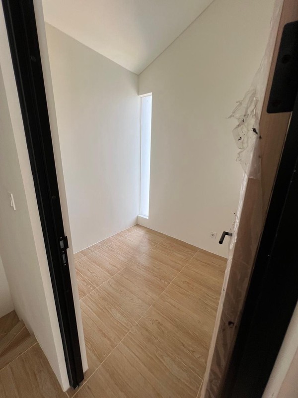 Dijual  Rumah Di Cendana Cove Posisi Hoek , Lippo Karawaci - Tangerang