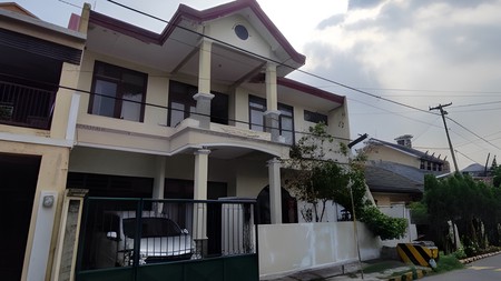 Dijual Rumah 3 lantai - Pondok Candra Indah Belakang RS.Mitra keluarga