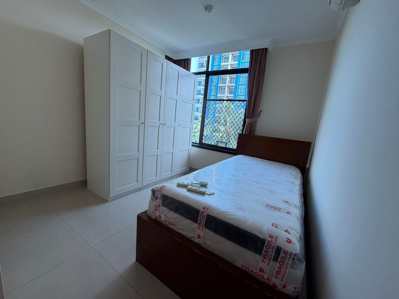 DIJUAL APT 4BR lantai 6, Pool View, di HAMPTON'S PARK, PONDOK INDAH