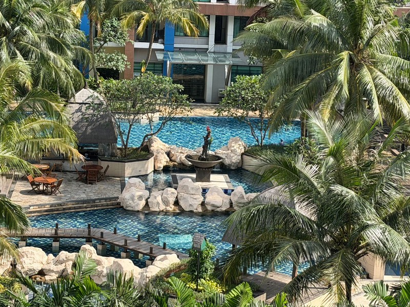 DIJUAL APT 4BR lantai 6, Pool View, di HAMPTON'S PARK, PONDOK INDAH