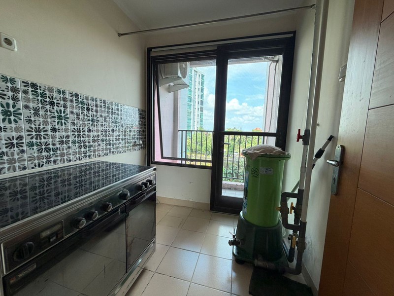 DIJUAL APT 4BR lantai 6, Pool View, di HAMPTON'S PARK, PONDOK INDAH