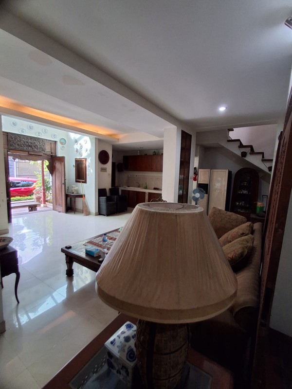 Dijual Rumah Lokasi Strategis Di Jl. Rajawali, Bintaro Jaya Sektor 9, Jakarta Selatan