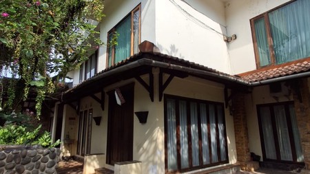 Dijual Rumah Lokasi Strategis Di Jl. Rajawali, Bintaro Jaya Sektor 9, Jakarta Selatan