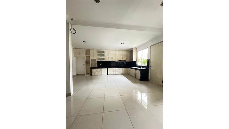 Rumah Hoek Sunter Kirana, Sunter