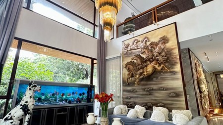 Dijual rumah mewah area kebayoran baru