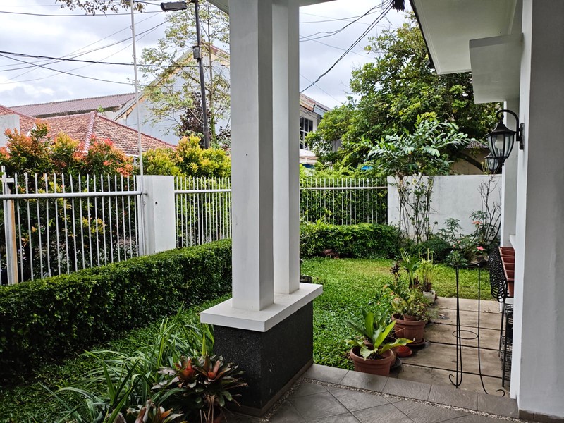  DI JUAL RUMAH NYAMAN & ASRI, LOKASI STRATEGIS TERLETAK DI TENGAH KOTA