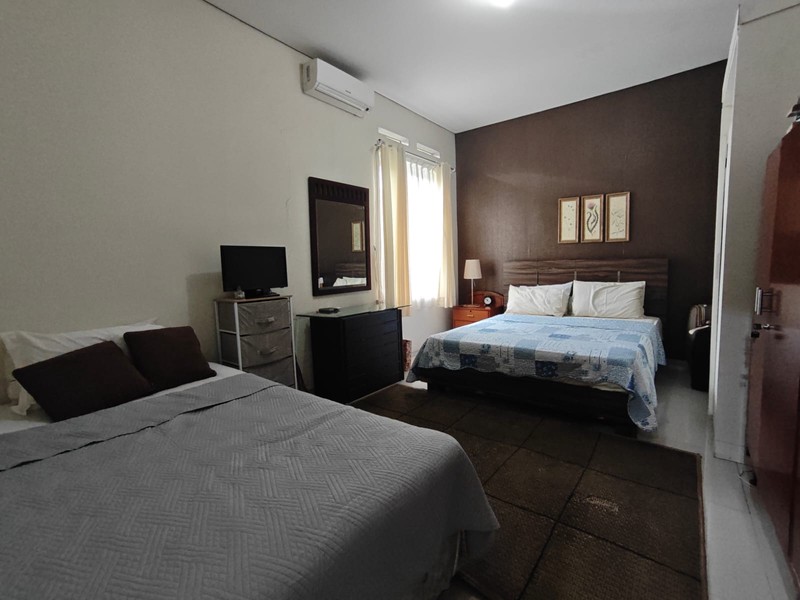  DI JUAL RUMAH NYAMAN & ASRI, LOKASI STRATEGIS TERLETAK DI TENGAH KOTA