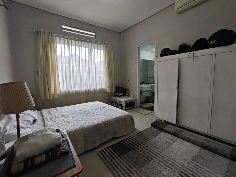  DI JUAL RUMAH NYAMAN & ASRI, LOKASI STRATEGIS TERLETAK DI TENGAH KOTA