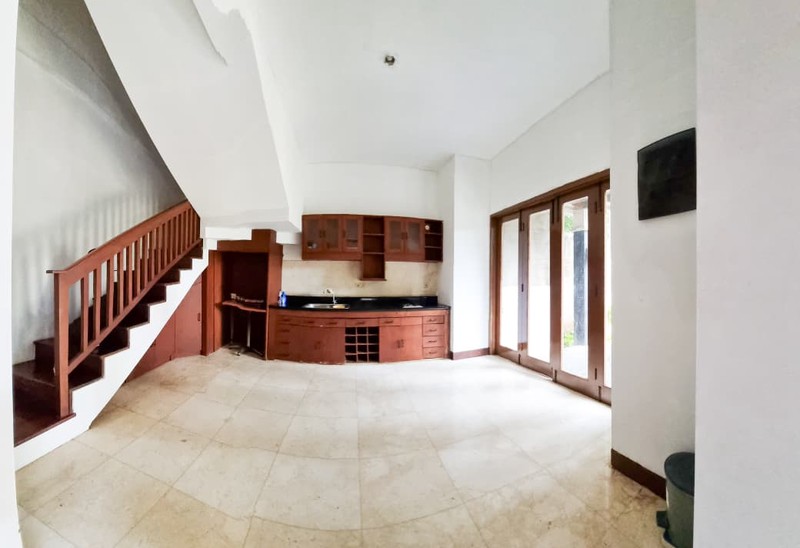 Rumah Siap Huni dan terawat di JL MPR Cipete, Jakarta Selatan