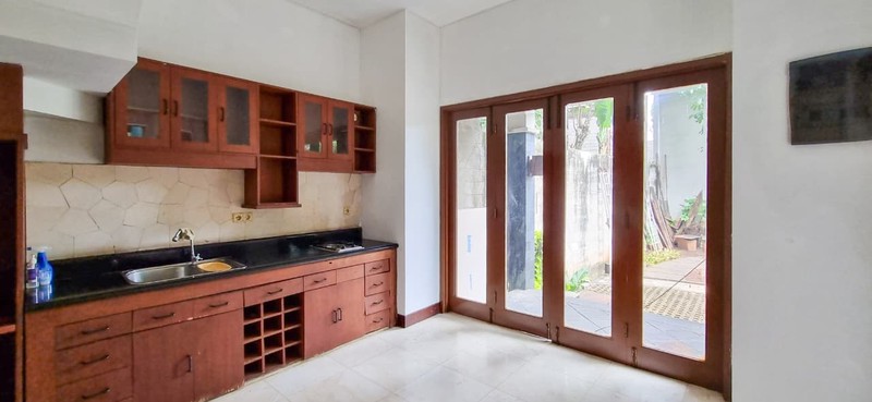 Rumah Siap Huni dan terawat di JL MPR Cipete, Jakarta Selatan