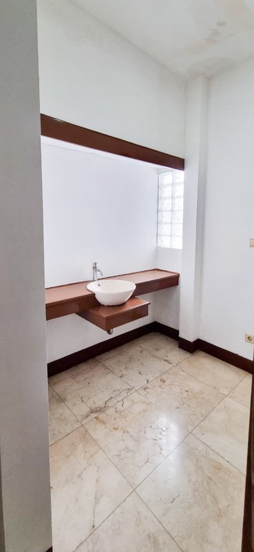 Rumah Siap Huni dan terawat di JL MPR Cipete, Jakarta Selatan