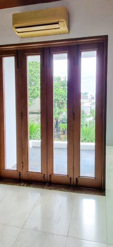 Rumah Siap Huni dan terawat di JL MPR Cipete, Jakarta Selatan