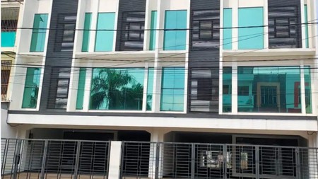 Gedung Di Lokasi Strategis Di Jatinegara Office Unit A, Jl Jatinegara Barat