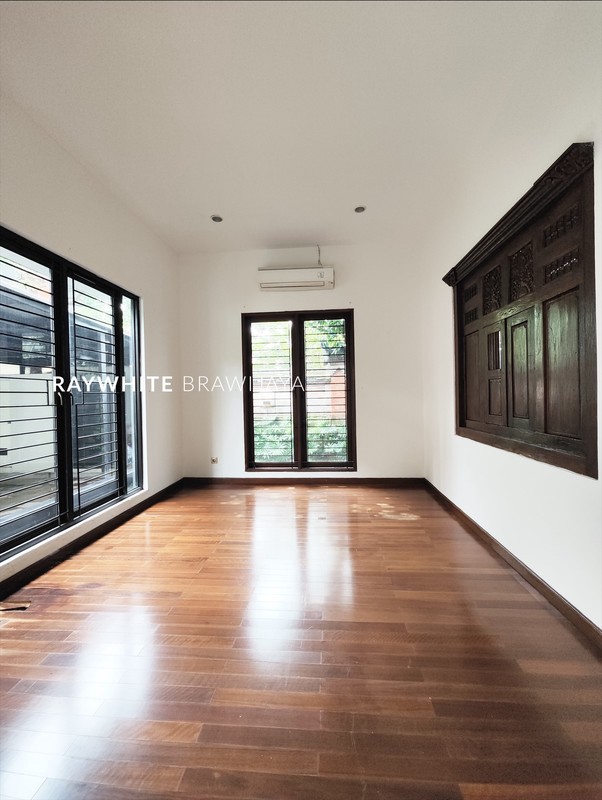 Rumah Dalam Compound Lingkungan Tenang Area Cipete