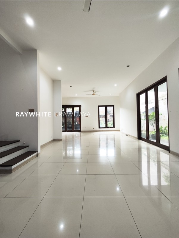 Rumah Dalam Compound Lingkungan Tenang Area Cipete