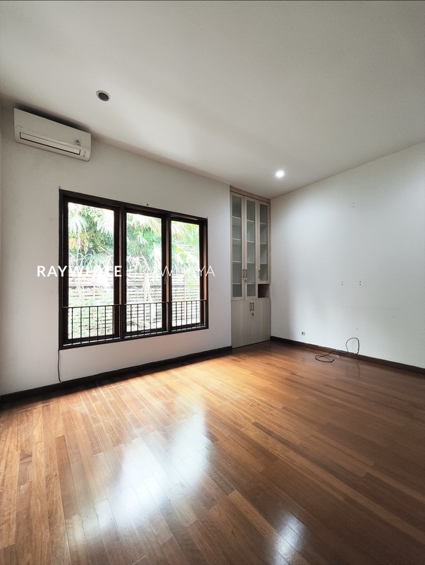 Rumah Dalam Compound Lingkungan Tenang Area Cipete