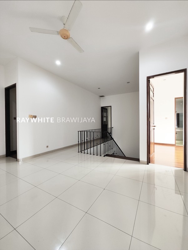 Rumah Dalam Compound Lingkungan Tenang Area Cipete