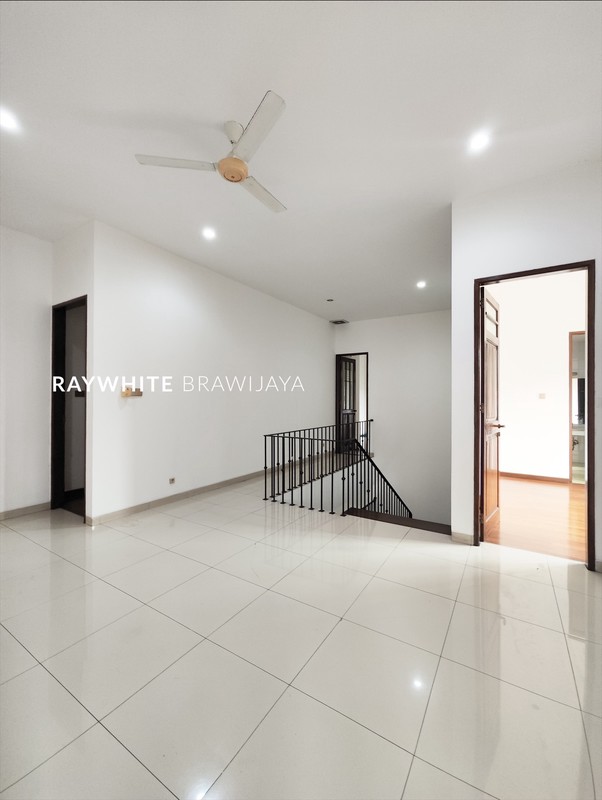 Rumah Dalam Compound Lingkungan Tenang Area Cipete