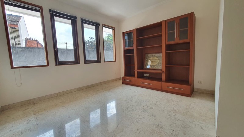 DIJUAL RUMAH SIAP PAKAI KEMANG - JAKARTA SELATAN 