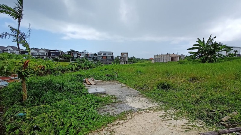 Freehold - Prime Tourism Land only 5 Minutes' Walk to Mengening Beach, Bali