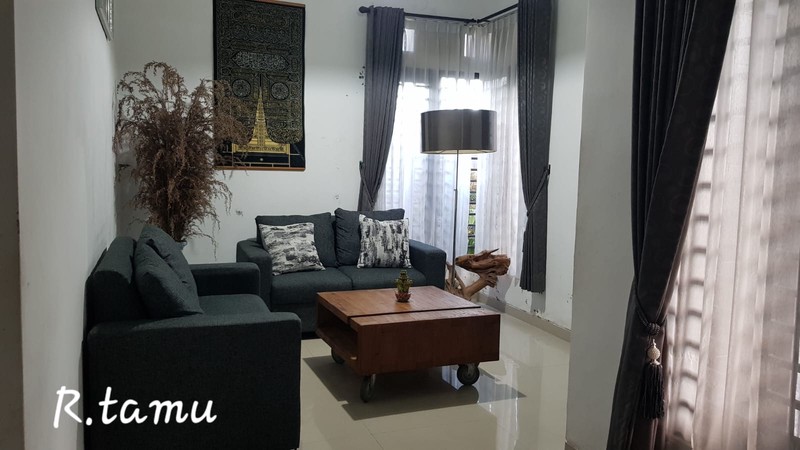 Dijual Rumah 2 Lantai Furnish Lokasi StartegisDekat Transmart Maguwo - Sleman 