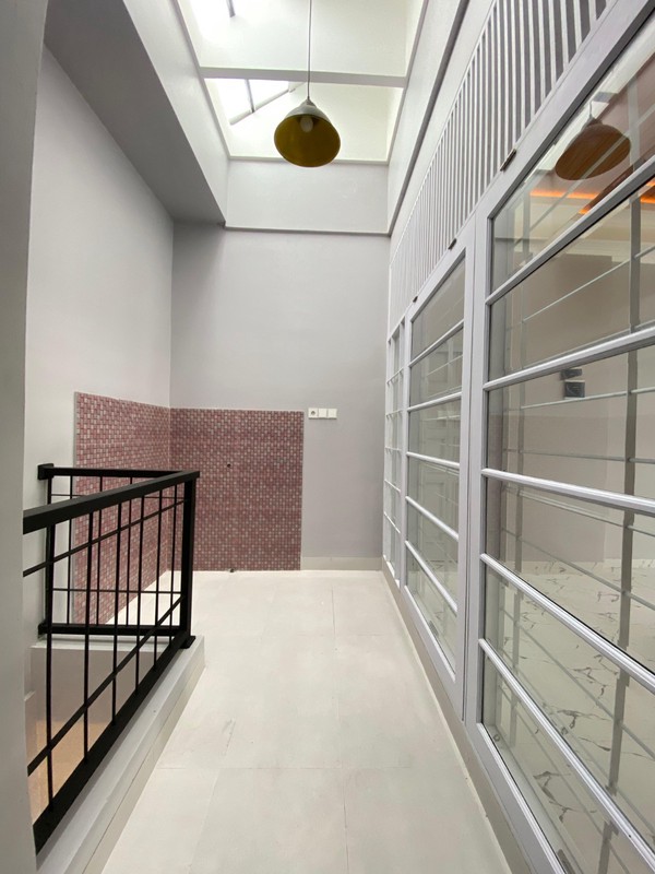 Brand new modern dalam Komplek Cinere