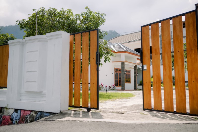 Di Jual Villa terawat, siap huni Songgoriti Batu Malang