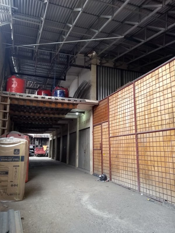 Ruang Usaha letaknya di Jalan Utama Petukangan 