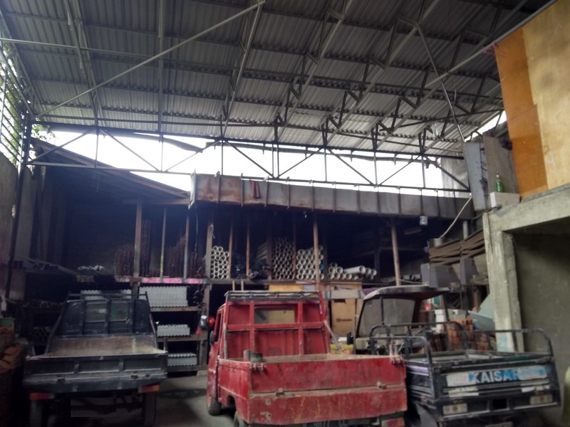 Ruang Usaha letaknya di Jalan Utama Petukangan 