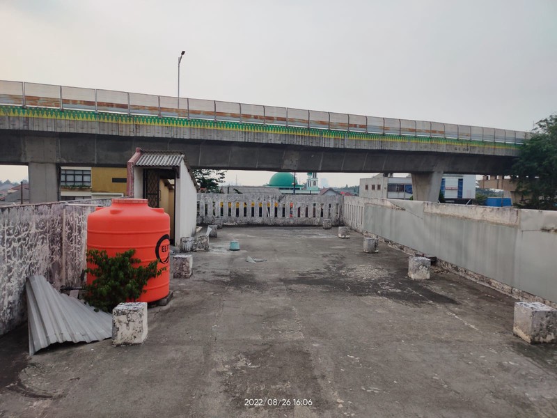 Ruang Usaha letaknya di Jalan Utama Petukangan 