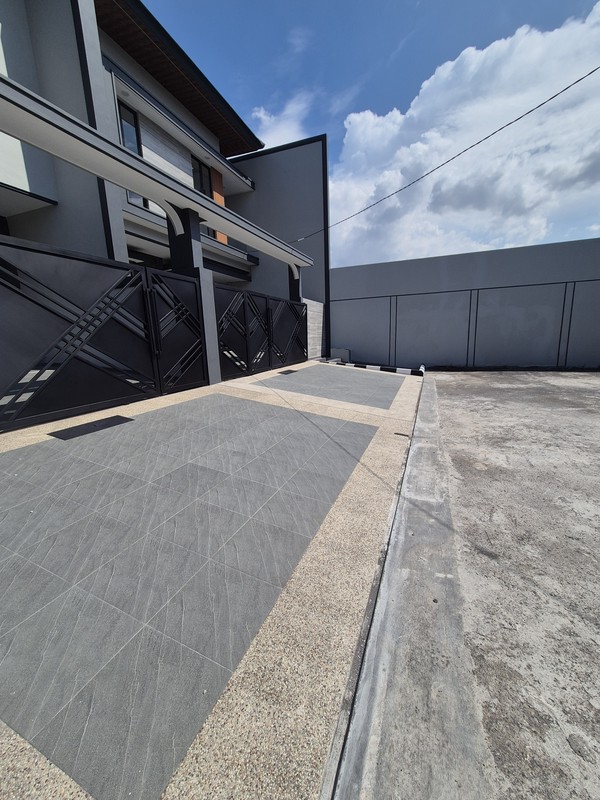 RUMAH BARU GRESS HOT MODERN MINIMALIS  SUTOREJO PRIMA, SURABAYA TIMUR