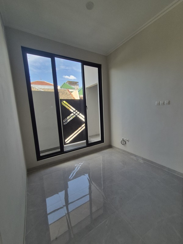 RUMAH BARU GRESS HOT MODERN MINIMALIS  SUTOREJO PRIMA, SURABAYA TIMUR